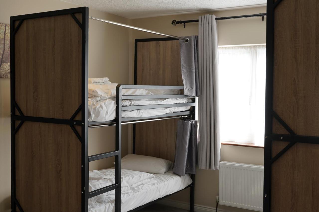 Slieve Bloom Manor Hostel Киларни Екстериор снимка