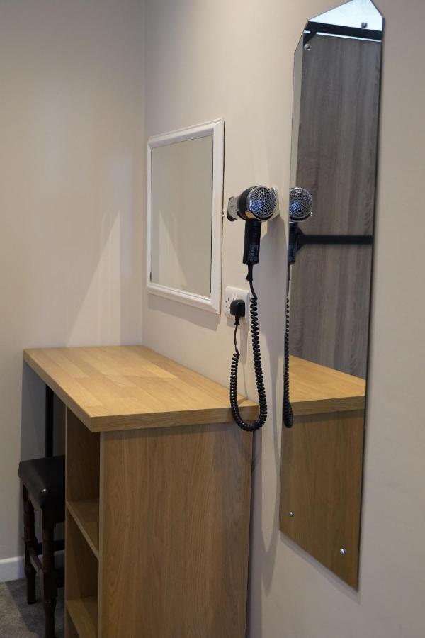 Slieve Bloom Manor Hostel Киларни Екстериор снимка